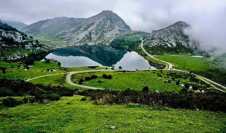 Picos de Europa y ruta del Cares: Senderismo por Asturias, Covadonga y Cangas de Onís