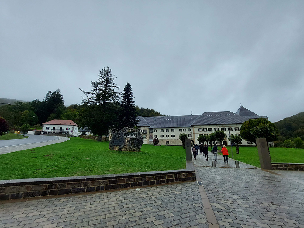 RONCESVALLES - SANTIAGO (A PIE Y BUS)