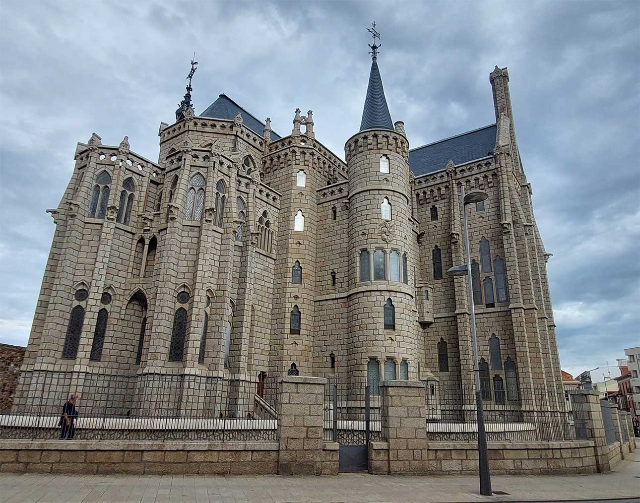 FRENCH ROAD: ASTORGA – SANTIAGO